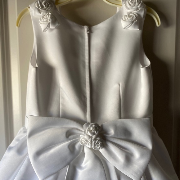 Elegant First Holy Communion Dress by Mon Cheri - Picture 5 of 5